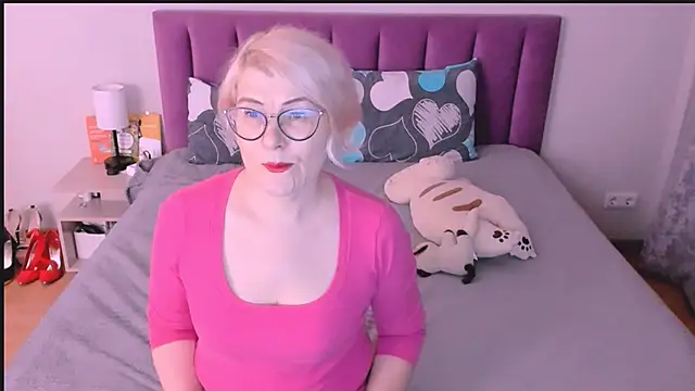 sabrinamacmarren online show from October 2025 04:41:01 PM