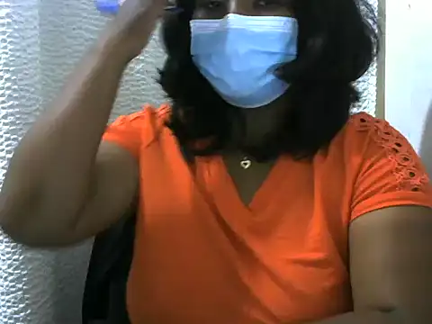 Snapshot of Artinah22 chatting on November 2025 05:58:02 PM Artinah22 online show from November 2025 05:58:02 PM