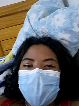 Snapshot of Artinah22 chatting on November 2025 09:14:01 PM Artinah22 online show from November 2025 09:14:01 PM