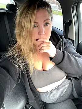 Anna Alexa online show from November 2025 10:06:02 AM