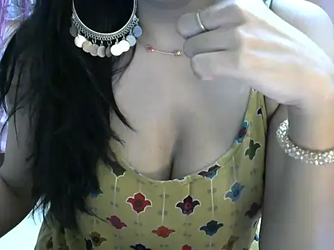 indianbae01 online show from February 2025 09:33:01 PM