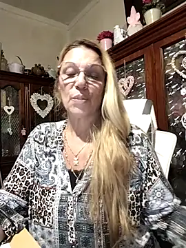 Snapshot of Melmamalhuda@xh chatting on October 2025 10:41:01 PM Melmamalhudaxh online show from October 2025 10:41:01 PM