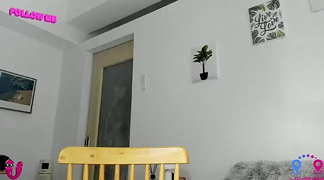 hottycrishina online show from March 2025 09:00:01 AM