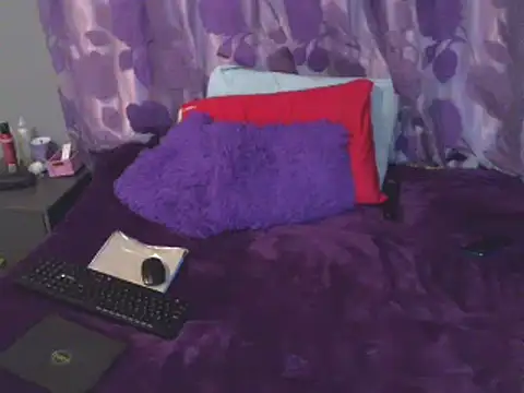 claudia manuela online show from December 2024 10:23:01 PM