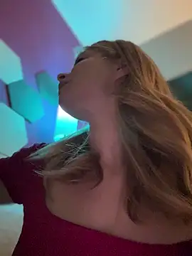 AnastasiaAniess online show from October 2025 06:17:01 PM