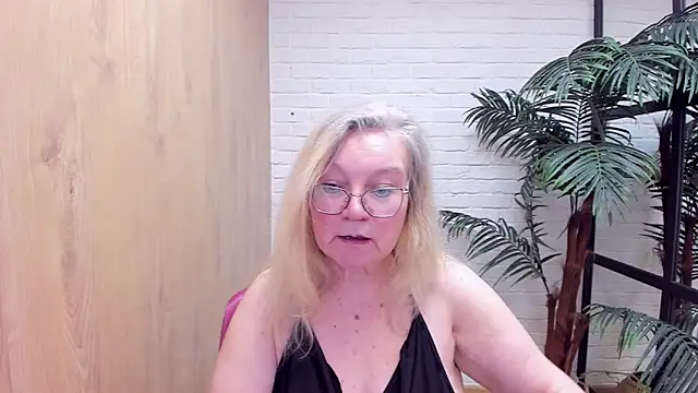 NataliMellow online show from December 2024 04:25:01 PM