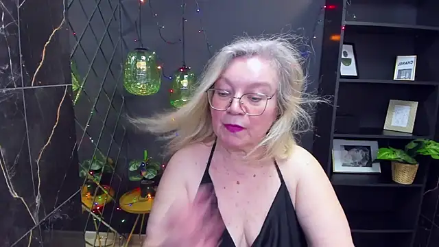 NataliMellow online show from December 2024 04:25:02 PM