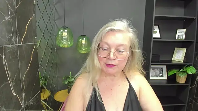 Snapshot of NataliMellow chatting on October 2025 03:21:01 PM NataliMellow online show from October 2025 03:21:01 PM