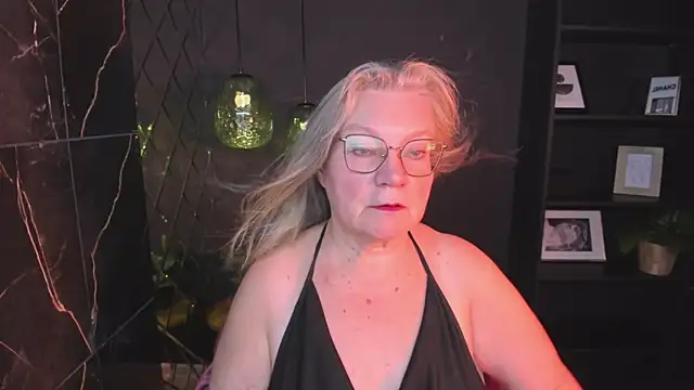 Snapshot of NataliMellow chatting on October 2025 01:11:01 PM NataliMellow online show from October 2025 01:11:01 PM