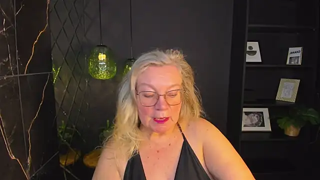 Snapshot of NataliMellow chatting on October 2025 01:12:01 PM NataliMellow online show from October 2025 01:12:01 PM