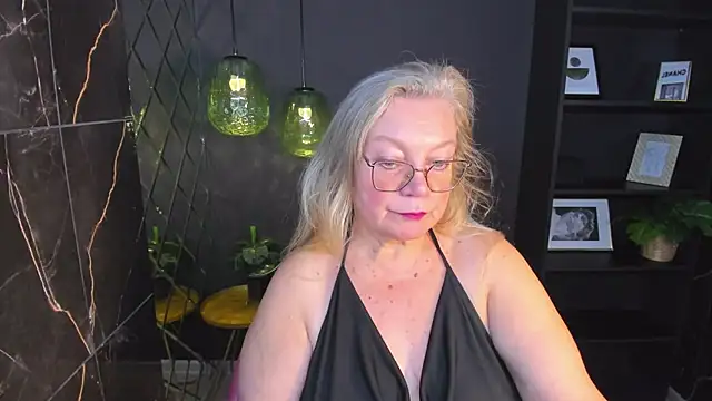 Snapshot of NataliMellow chatting on October 2025 01:21:02 PM NataliMellow online show from October 2025 01:21:02 PM