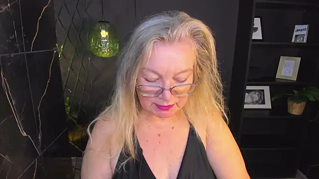 Snapshot of NataliMellow chatting on October 2025 01:15:02 PM NataliMellow online show from October 2025 01:15:02 PM