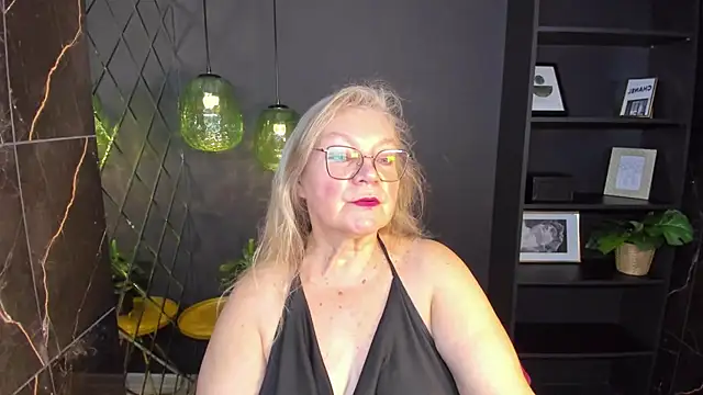 Snapshot of NataliMellow chatting on November 2025 01:11:01 PM NataliMellow online show from November 2025 01:11:01 PM
