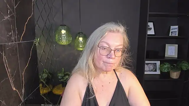 Snapshot of NataliMellow chatting on November 2025 01:21:02 PM NataliMellow online show from November 2025 01:21:02 PM