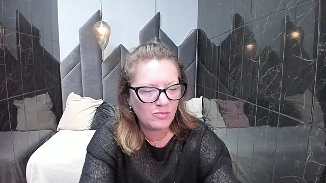 Snapshot of LeaPure chatting on September 2025 05:24:01 AM LeaPure online show from September 2025 05:24:01 AM