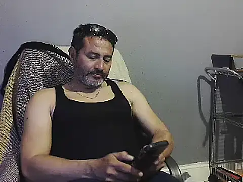Snapshot of dantehot2020 chatting on January 2025 11:19:02 PM dantehot2020 online show from January 2025 11:19:02 PM