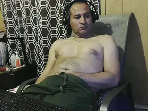 Snapshot of dantehot2020 chatting on February 2025 04:14:02 AM dantehot2020 online show from February 2025 04:14:02 AM