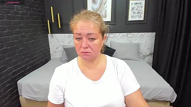 JenniferLight online show from December 2024 01:07:02 PM