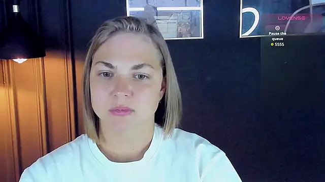 Snapshot of TataArdent chatting on November 2025 08:21:02 PM TataArdent online show from November 2025 08:21:02 PM