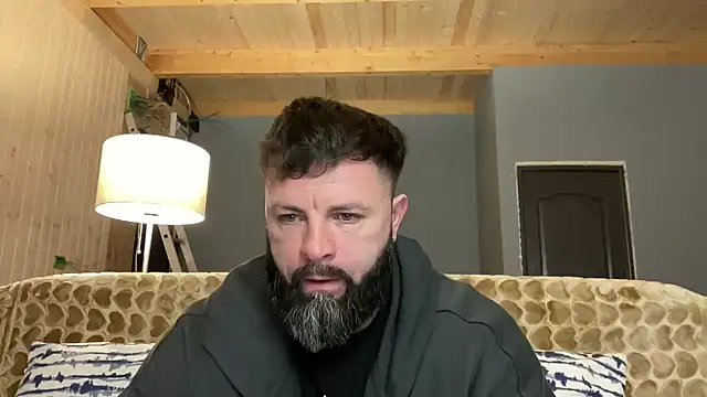 Snapshot of AlphaSparks chatting on October 2025 02:52:01 AM AlphaSparks online show from October 2025 02:52:01 AM