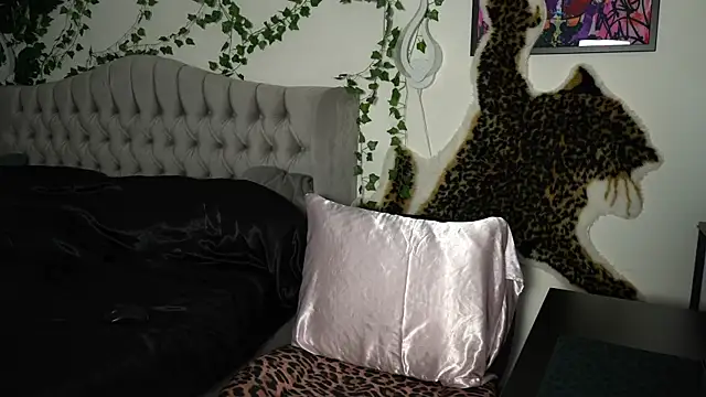 Estherjizz online show from November 2025 07:24:01 PM