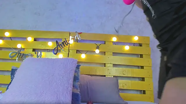 cristinapuerta  online show from September 2025 10:53:02 AM