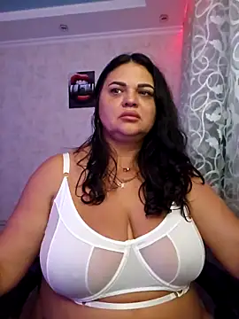 Snapshot of littleRikka chatting on November 2025 07:05:01 PM littleRikka online show from November 2025 07:05:01 PM