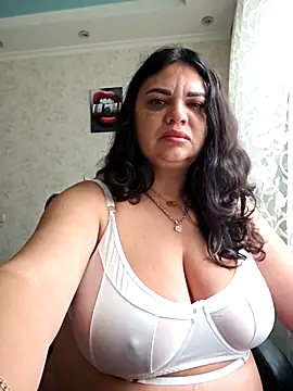 Snapshot of littleRikka chatting on November 2025 08:04:02 AM littleRikka online show from November 2025 08:04:02 AM