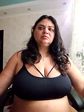 Snapshot of littleRikka chatting on November 2025 08:25:02 AM littleRikka online show from November 2025 08:25:02 AM