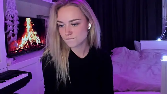 Snapshot of MaryDreaminess chatting on November 2025 04:33:02 AM MaryDreaminess online show from November 2025 04:33:02 AM