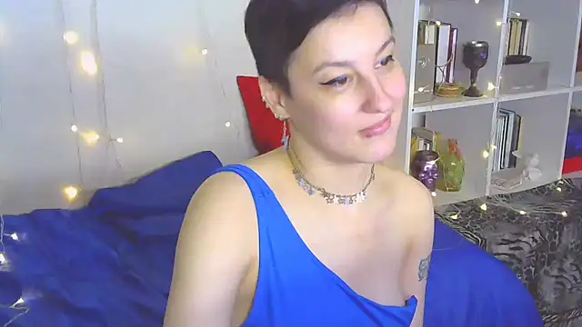Snapshot of MartaBounty chatting on December 2024 01:32:02 AM MartaBounty online show from December 2024 01:32:02 AM