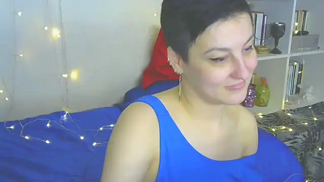 Snapshot of MartaBounty chatting on December 2024 09:02:02 PM MartaBounty online show from December 2024 09:02:02 PM