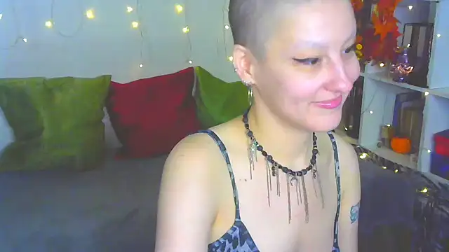 Snapshot of MartaBounty chatting on October 2025 12:14:01 AM MartaBounty online show from October 2025 12:14:01 AM