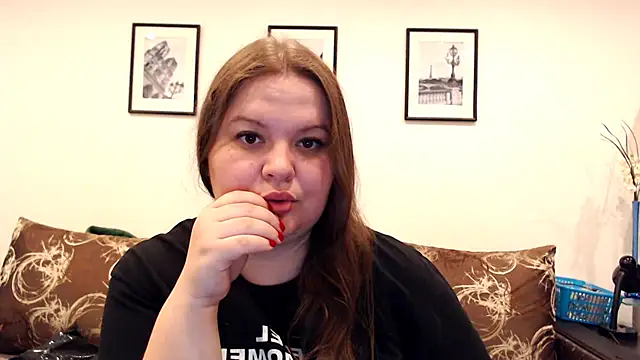 Snapshot of KateLuno chatting on November 2025 06:51:02 PM KateLuno online show from November 2025 06:51:02 PM