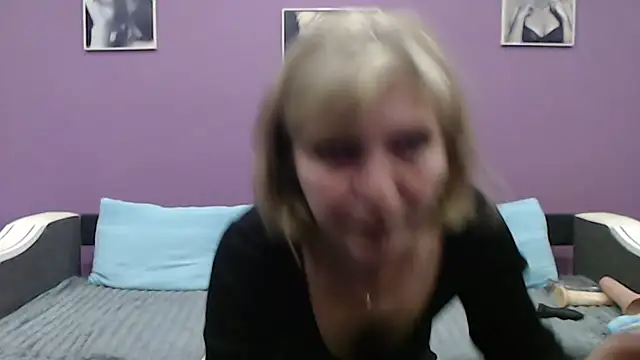 Snapshot of christine33 chatting on December 2024 11:53:02 PM christine33 online show from December 2024 11:53:02 PM