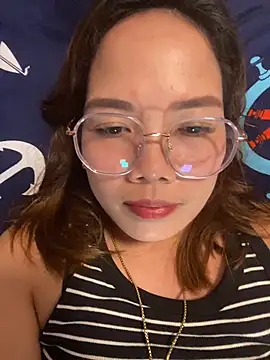 Snapshot of BURBERRY69 chatting on October 2025 10:44:01 AM BURBERRY69 online show from October 2025 10:44:01 AM