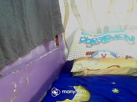 Snapshot of BURBERRY69 chatting on November 2025 12:44:01 AM BURBERRY69 online show from November 2025 12:44:01 AM