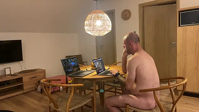 aladin740 online show from October 2025 06:32:01 PM