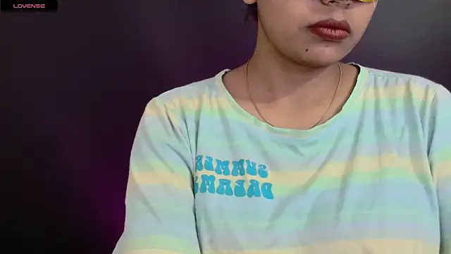 Snapshot of DesiZoya chatting on October 2025 03:51:02 AM DesiZoya online show from October 2025 03:51:02 AM