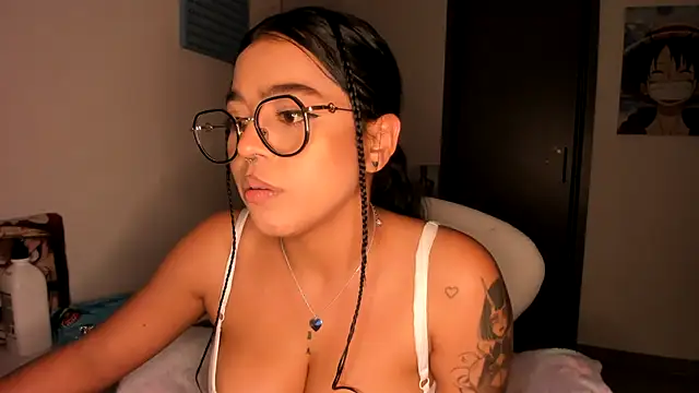 Snapshot of Naiara_sex chatting on February 2025 02:18:01 PM Naiara sex online show from February 2025 02:18:01 PM