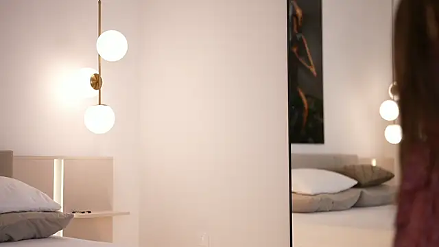 Snapshot of DoviaClaire chatting on September 2025 06:06:02 AM DoviaClaire online show from September 2025 06:06:02 AM