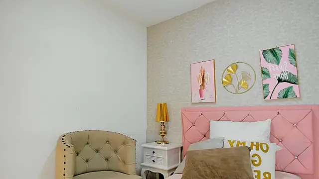 Princsgirl  online show from December 2024 03:18:02 AM
