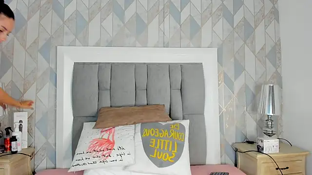 Princsgirl  online show from November 2025 07:36:02 PM