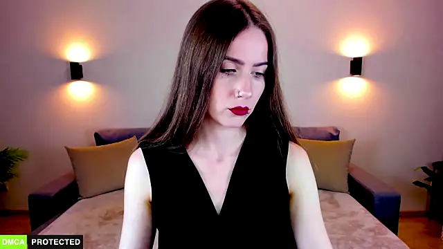 TheWoman   online show from October 2025 06:40:02 PM