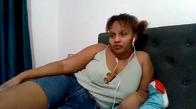 Snapshot of Nathyjess195 chatting on December 2024 10:20:02 PM Nathyjess195 online show from December 2024 10:20:02 PM