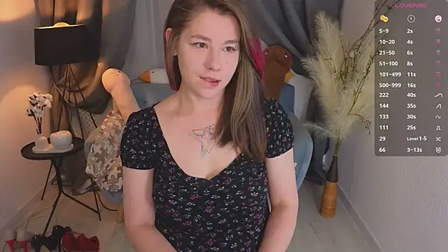 Snapshot of Mira_Falls chatting on September 2025 05:33:01 AM Mira Falls online show from September 2025 05:33:01 AM