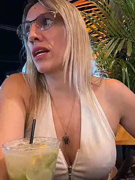 Snapshot of Gatitacarlita chatting on December 2024 11:58:02 PM Gatitacarlita online show from December 2024 11:58:02 PM