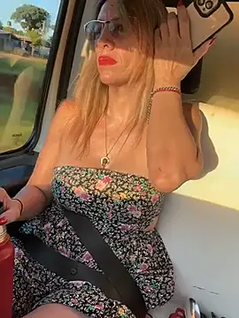 Snapshot of Gatitacarlita chatting on January 2025 10:11:02 PM Gatitacarlita online show from January 2025 10:11:02 PM