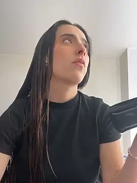 Snapshot of swrennn19 chatting on January 2025 06:48:01 PM swrennn19 online show from January 2025 06:48:01 PM