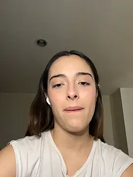 Snapshot of swrennn19 chatting on March 2025 04:10:01 PM swrennn19 online show from March 2025 04:10:01 PM